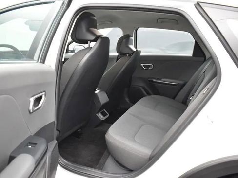 Used 2025 Kia K4 FWD image 15