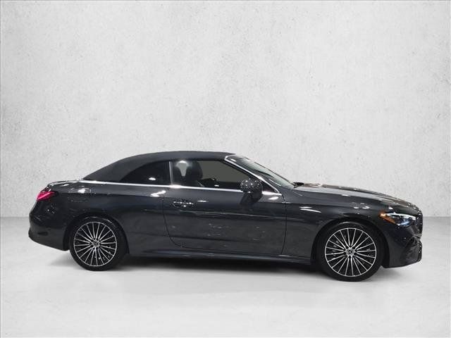 Used 2027 Mercedes-Benz CLE 450 4MATIC Cabriolet image 4