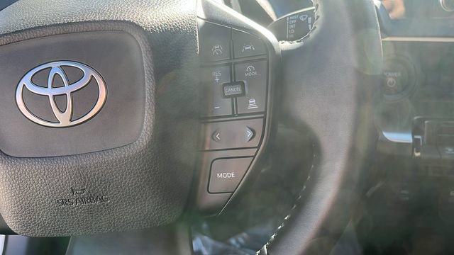 Used 2025 Toyota Prius LE FWD image 10