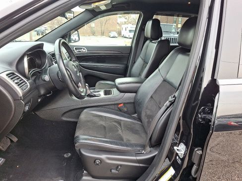 Used 2021 Jeep Grand Cherokee Laredo X image 13