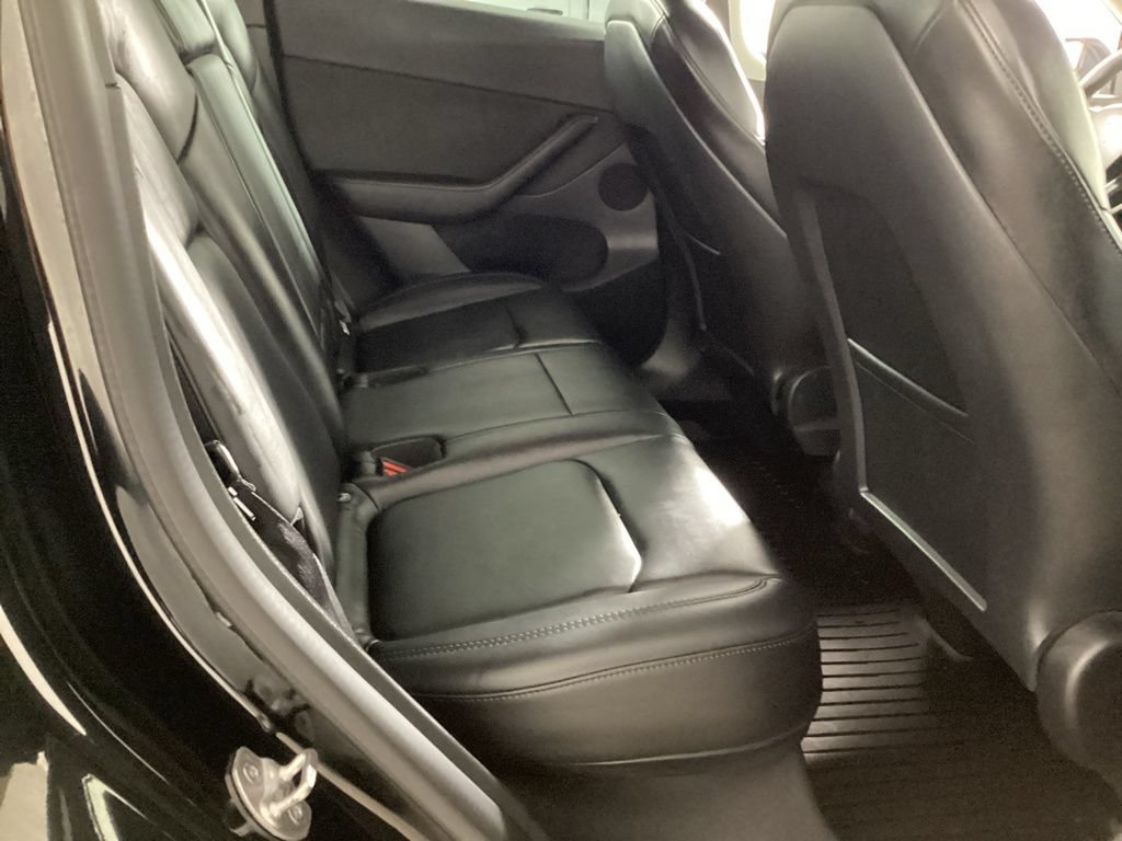 Used 2022 Tesla Model Y Performance AWD/4WD image 25