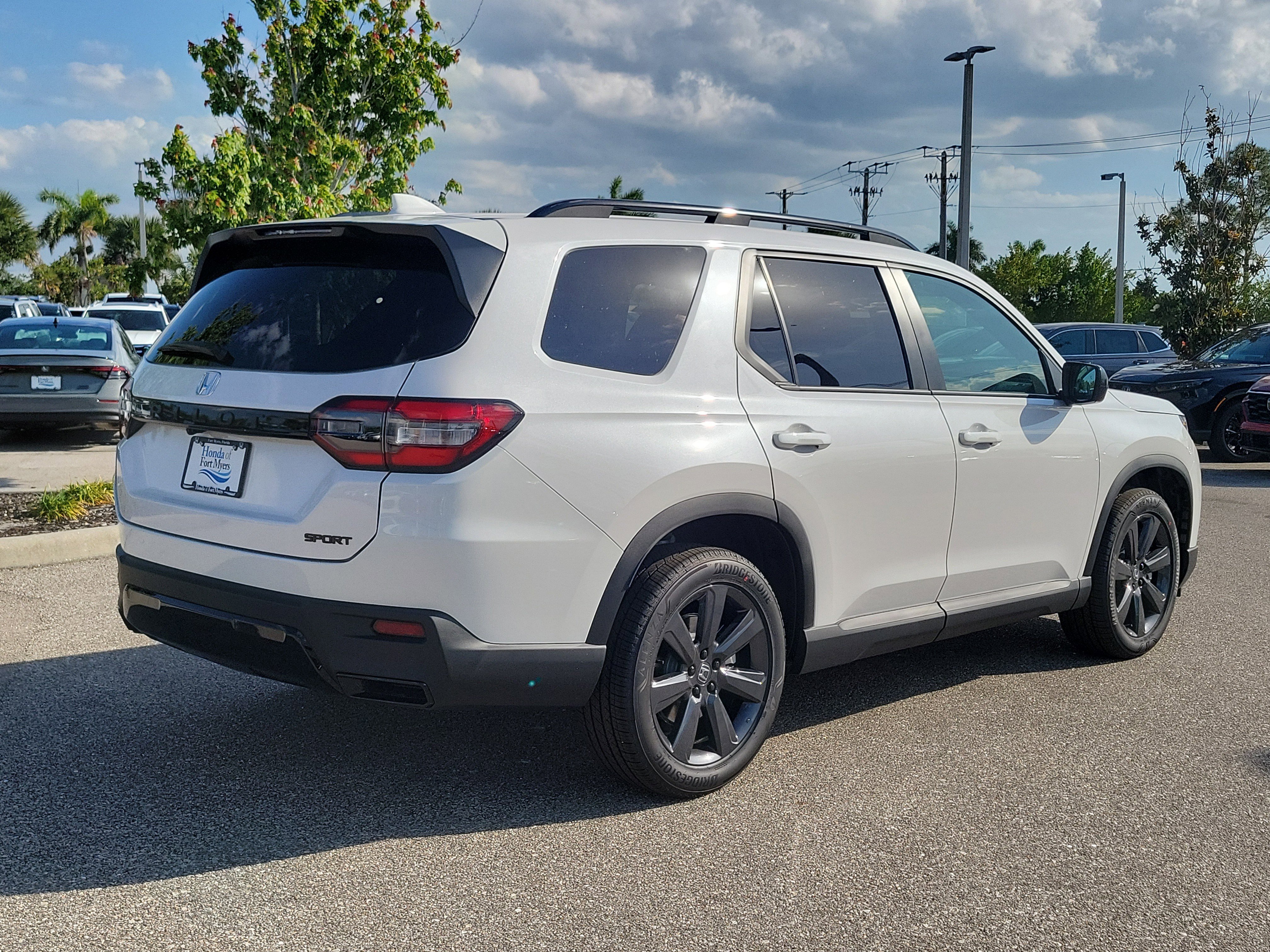 New 2026 Honda Pilot Sport image 7