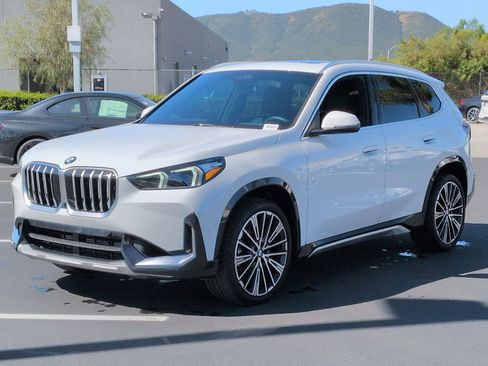 Used 2025 BMW X1 xDrive28i w/ Technology Package image 5