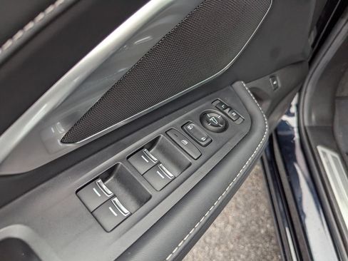 Used 2025 Acura RDX SH-AWD image 14