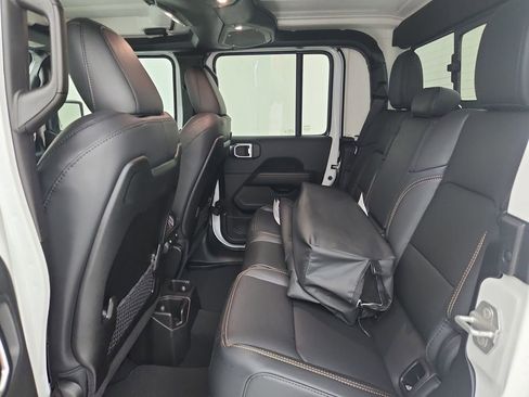 New 2025 Jeep Gladiator Sport image 22