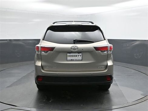 Used 2015 Toyota Highlander Limited image 8