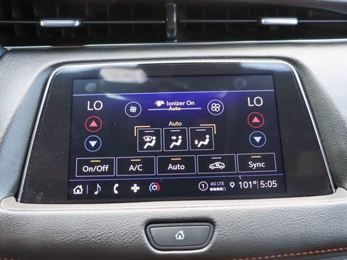 Used 2023 Cadillac XT4 Sport FWD image 40