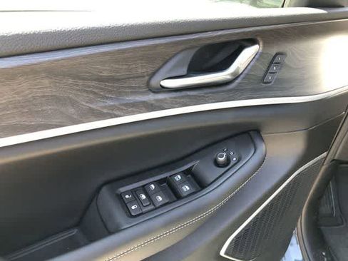 New 2026 Jeep Grand Cherokee L Limited AWD/4WD image 40