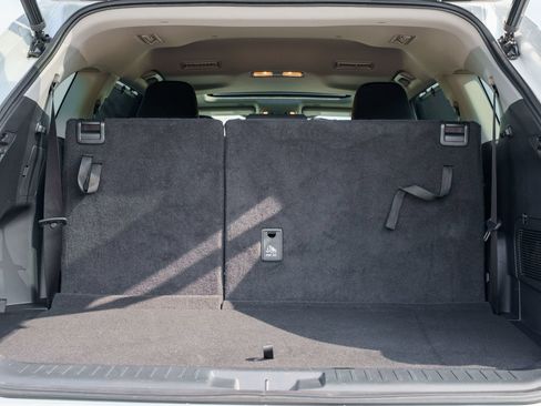 Used 2023 Toyota Highlander XLE FWD image 18
