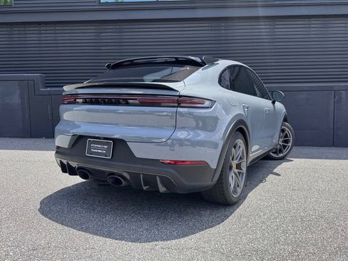 Certified 2024 Porsche Cayenne Turbo GT AWD/4WD image 9