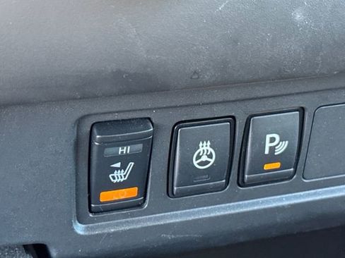 Used 2024 Nissan Frontier SL w/ Technology Package image 21