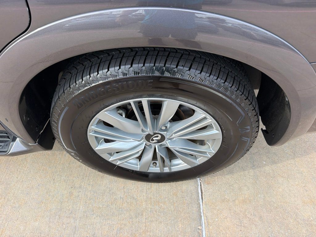 Used 2024 INFINITI QX80 Luxe RWD image 9