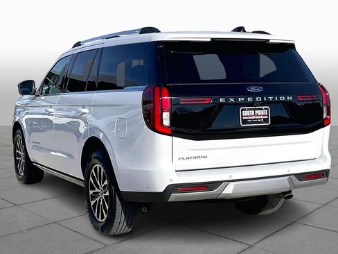 Used 2025 Ford Expedition Platinum image 12