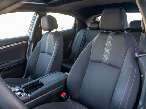 Used 2019 Honda Civic EX image 5