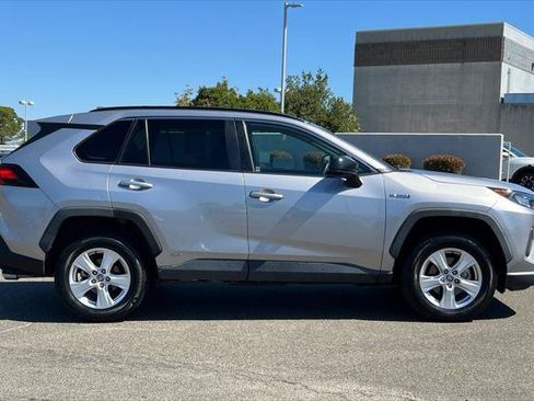 Certified 2021 Toyota RAV4 LE AWD/4WD image 6