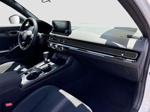 Certified 2024 Honda Civic Sport image 30