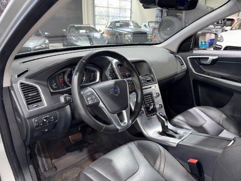 Used 2017 Volvo XC60 T6 Dynamic w/ Climate Package image 7