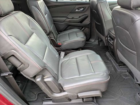Used 2022 Chevrolet Traverse RS image 19