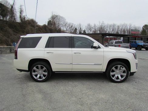 Used 2015 Cadillac Escalade Premium image 8