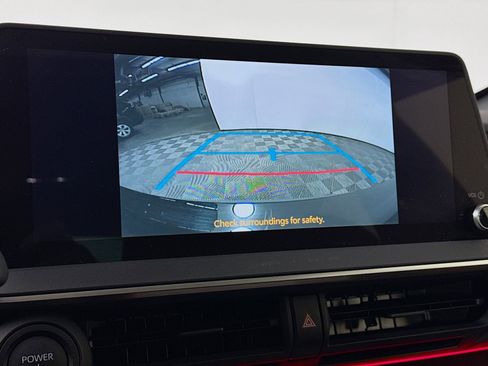 Used 2024 Toyota Prius Prime FWD image 13