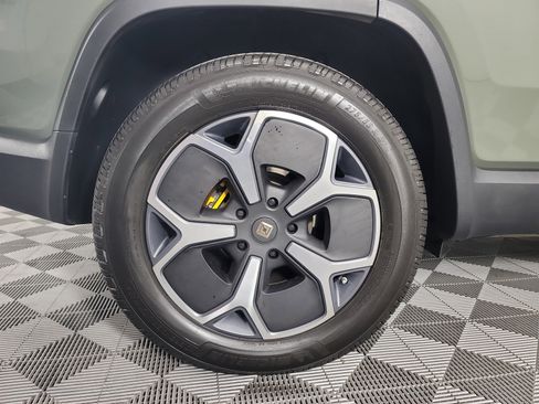 Used 2023 Rivian R1S Launch Edition image 12