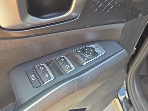 Certified 2023 Kia Sorento LX FWD image 19