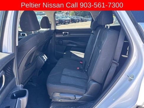 Used 2025 Kia Sorento LX FWD image 20