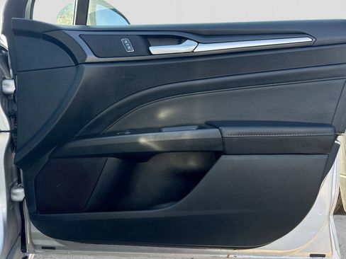 Used 2019 Ford Fusion Titanium image 32