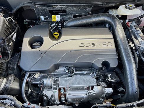 New 2026 Chevrolet Equinox ACTIV w/ Convenience Package III FWD image 30