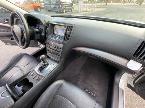 Used 2011 INFINITI G37 w/ Sport Appearance Package image 27