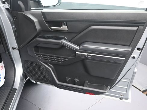 Used 2025 Toyota Tacoma TRD Off-Road image 36