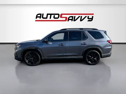 Used 2025 Honda Pilot Black Edition image 4