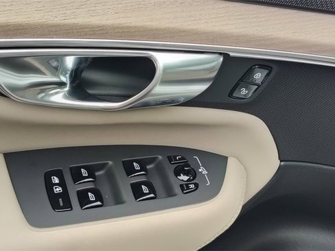 New 2026 Volvo XC90 B6 Plus image 10