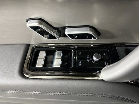 New 2026 Land Rover Range Rover Sport Dynamic SE AWD/4WD image 18