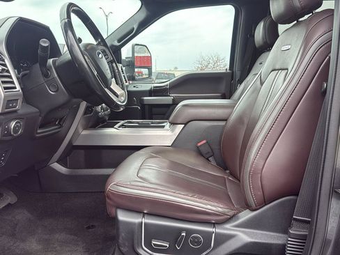 Used 2017 Ford F250 Platinum w/ Platinum Ultimate Package AWD/4WD image 9