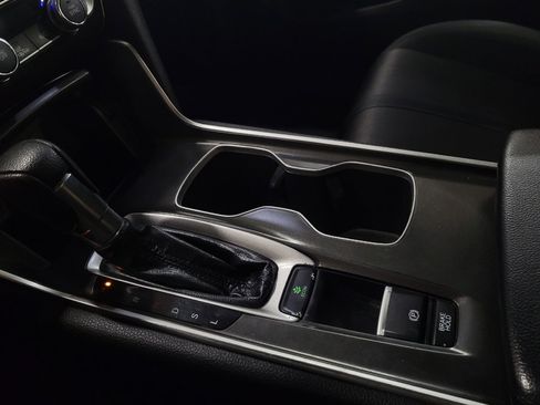 Used 2018 Honda Accord EX image 26