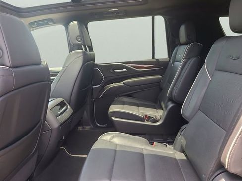 Used 2023 Cadillac Escalade ESV Premium Luxury AWD/4WD image 12