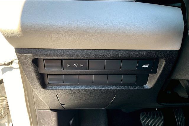 Used 2025 Mitsubishi Outlander SE FWD image 15