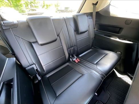 Used 2023 Volkswagen Atlas SE w/ Panoramic Sunroof Package AWD/4WD image 17