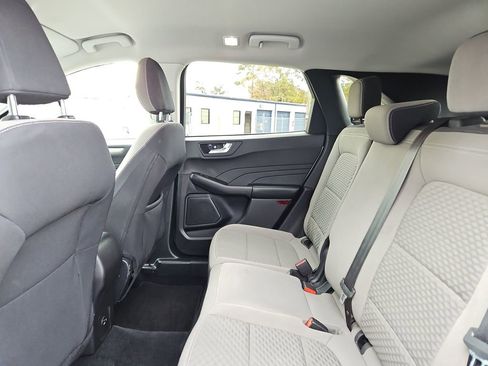 Used 2021 Ford Escape SE image 25