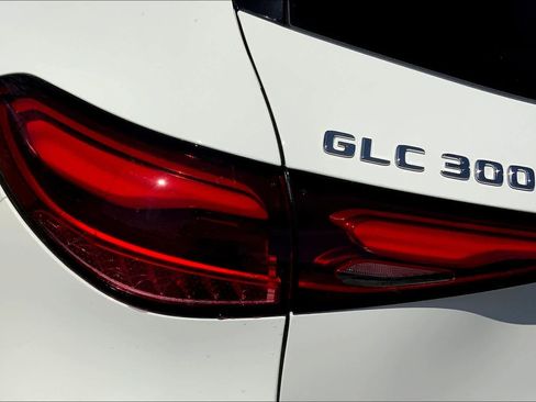Certified 2025 Mercedes-Benz GLC 300 4MATIC image 18
