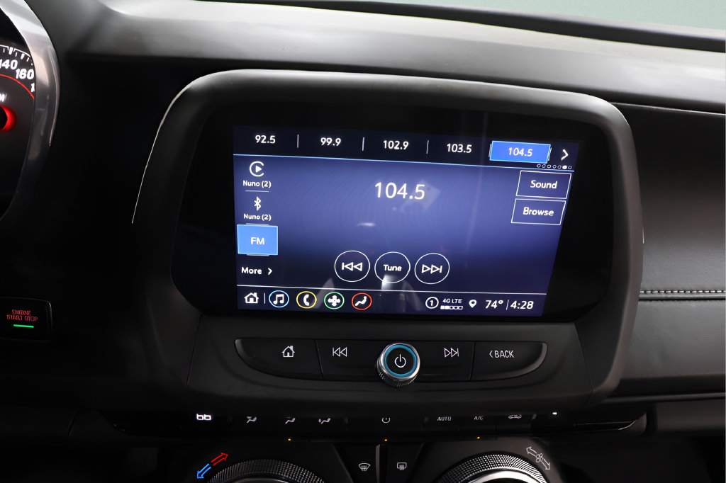 Used 2021 Chevrolet Camaro SS RWD image 11