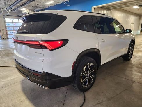 Certified 2025 Buick Enclave Sport Touring image 4