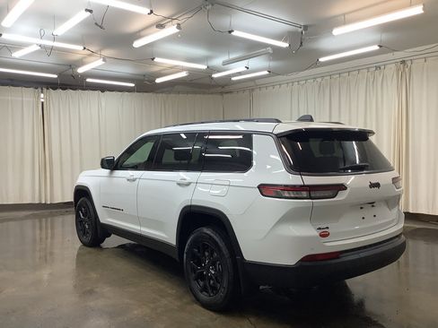 New 2026 Jeep Grand Cherokee L 4WD image 9