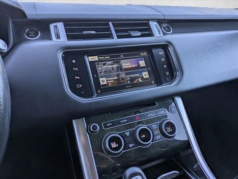 Used 2016 Land Rover Range Rover Sport SE image 16