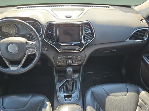 Used 2019 Jeep Cherokee Limited FWD image 11
