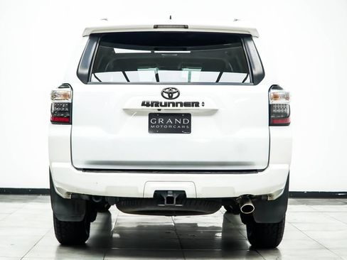Used 2023 Toyota 4Runner SR5 Premium w/ Moonroof Package RWD image 12