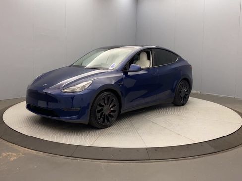 Used 2022 Tesla Model Y Performance AWD/4WD image 9