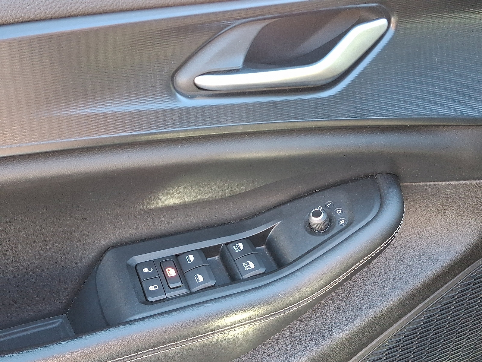 Certified 2023 Jeep Grand Cherokee Altitude AWD/4WD image 12