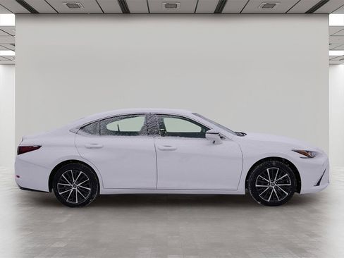 Certified 2025 Lexus ES 350 w/ Premium Package image 6